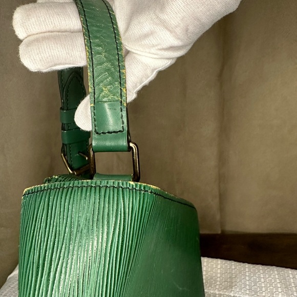LV Green Epi Leather Crossbody - Picture 5 of 7